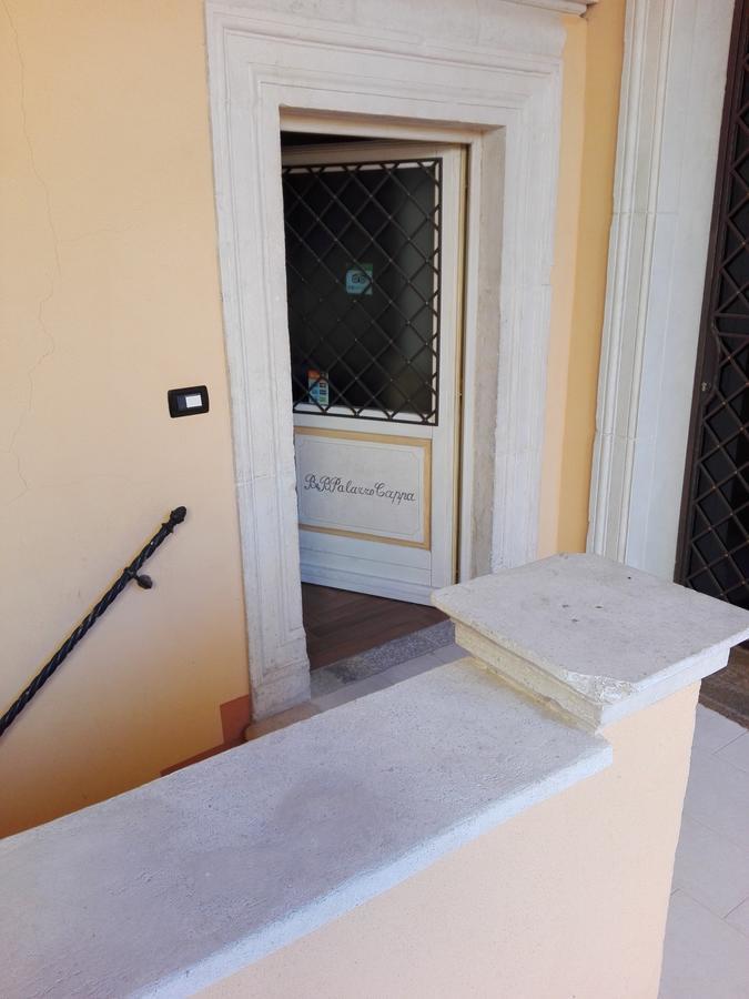 B&B Palazzo Cappa L'Aquila Bagian luar foto