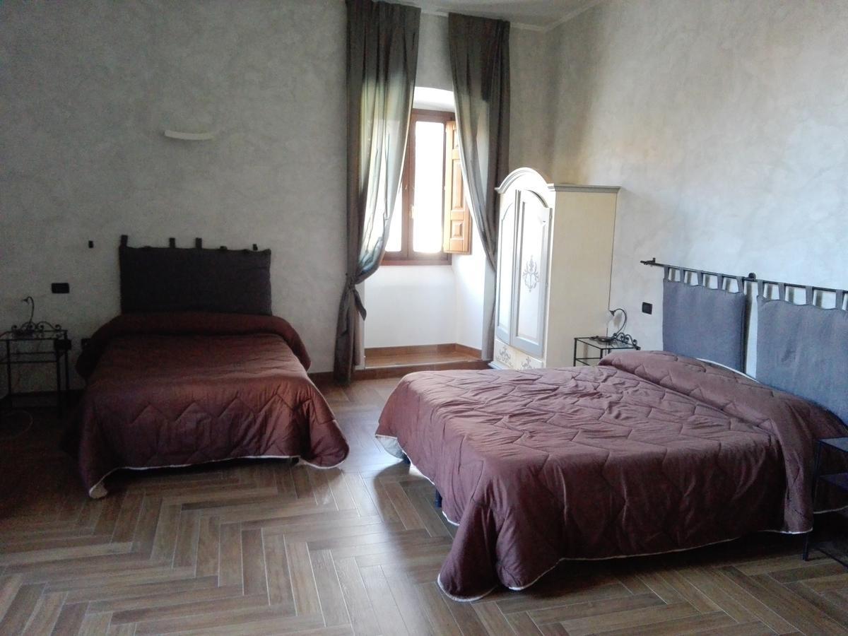 B&B Palazzo Cappa L'Aquila Bagian luar foto