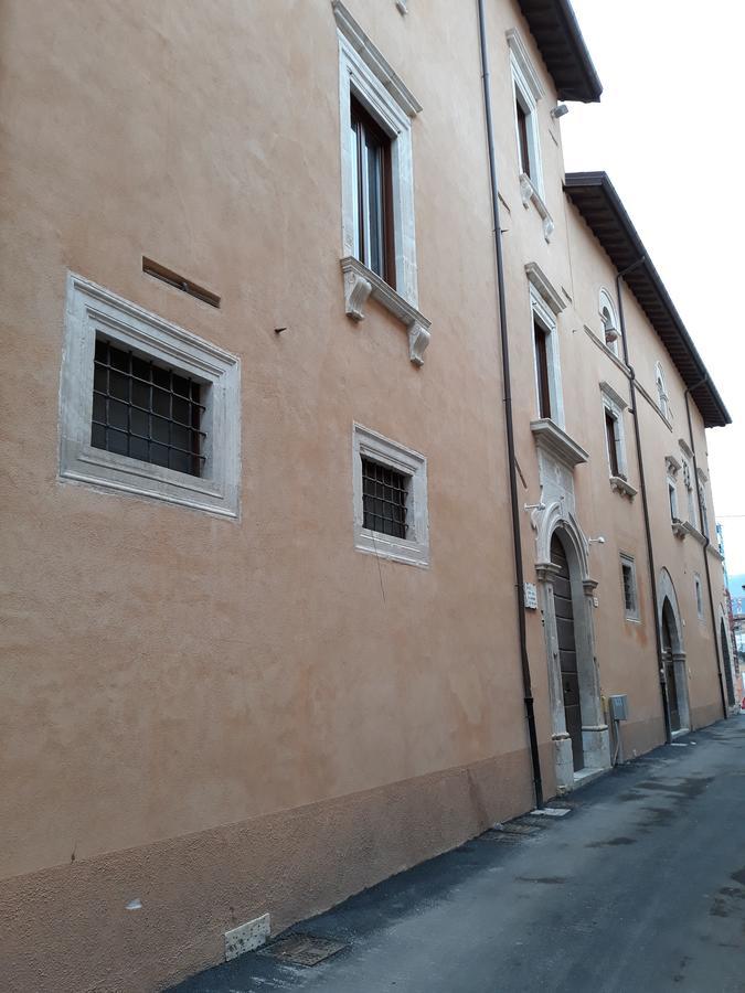 B&B Palazzo Cappa L'Aquila Bagian luar foto